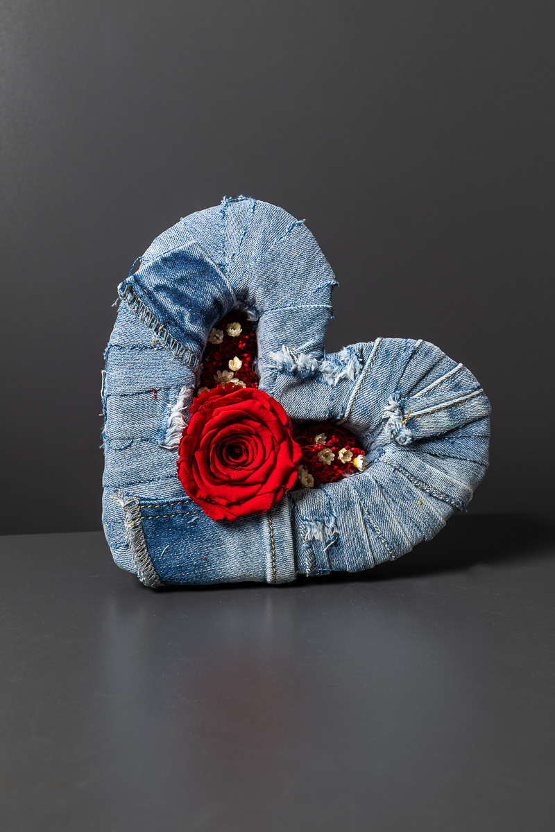 Cuore di Jeans con Rosa Stabilizzata